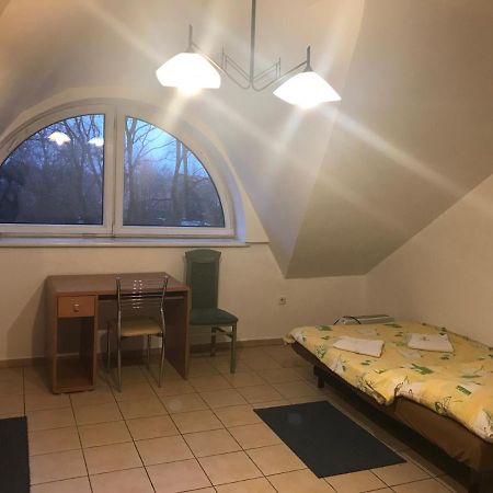 הוסטל צ'סטוצ'ובה Pilgrims Place מראה חיצוני תמונה